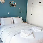 Va Yia/ Spacious Anabolu