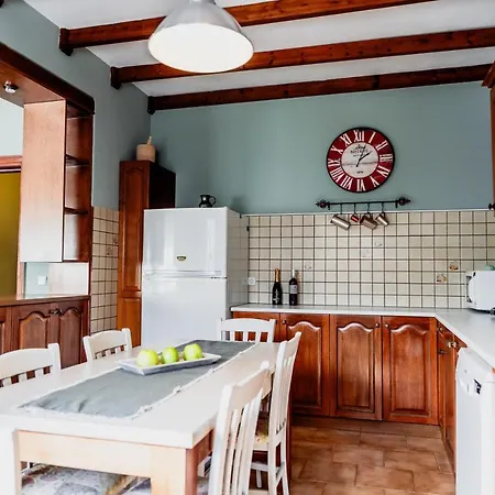 Va Yia/ Spacious Apartment *