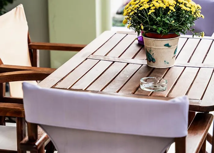 Va Yia/ Spacious Náuplia