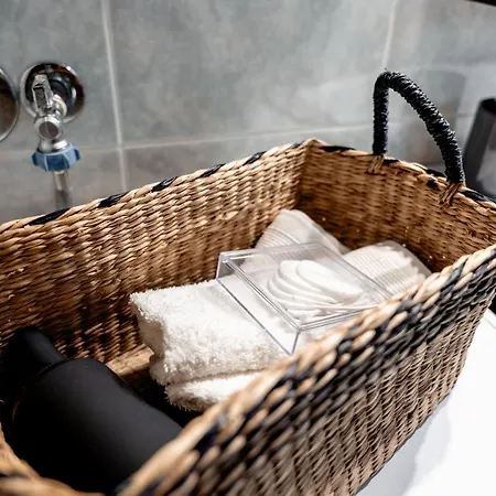 Va Yia/ Spacious Apartment *