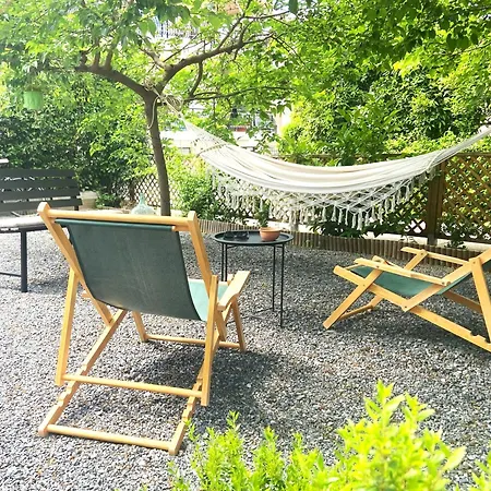 Va Yia/ Spacious *